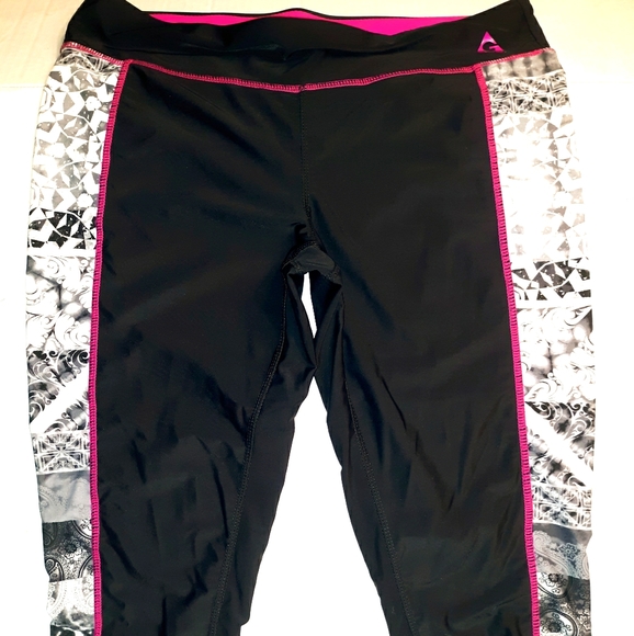 NWOT☆GERRY☆Ladies Moisture Wicking Athletic Slimming Compression Capri~Large~ - Picture 2 of 16